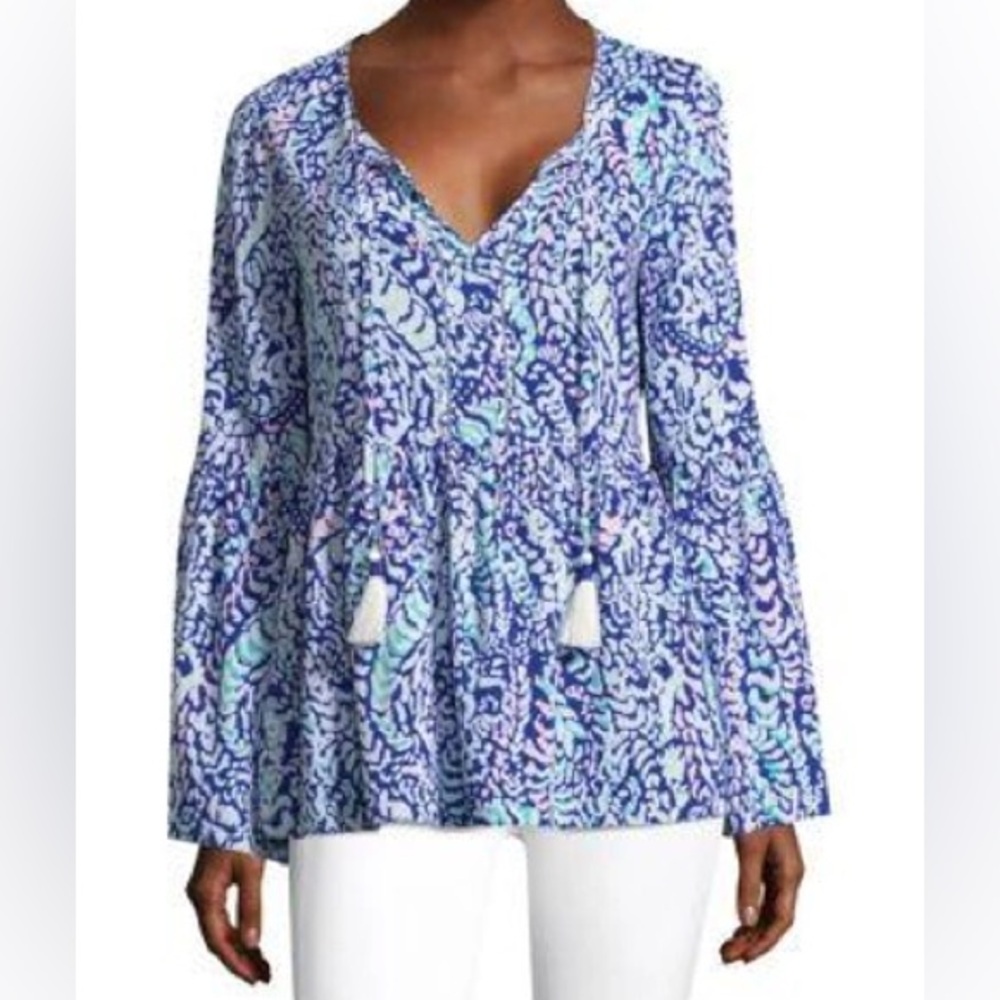 Lilly Pulitzer Kahli Top in Blue Grotto Move It Or Lose It EUC Size XS